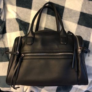 FOREVER 21 Black vinyl shoulder bag/purse